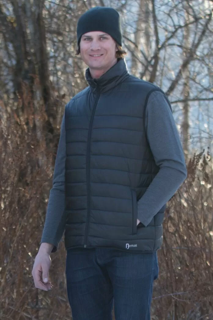 df7673_black_crop_outdoor-1-