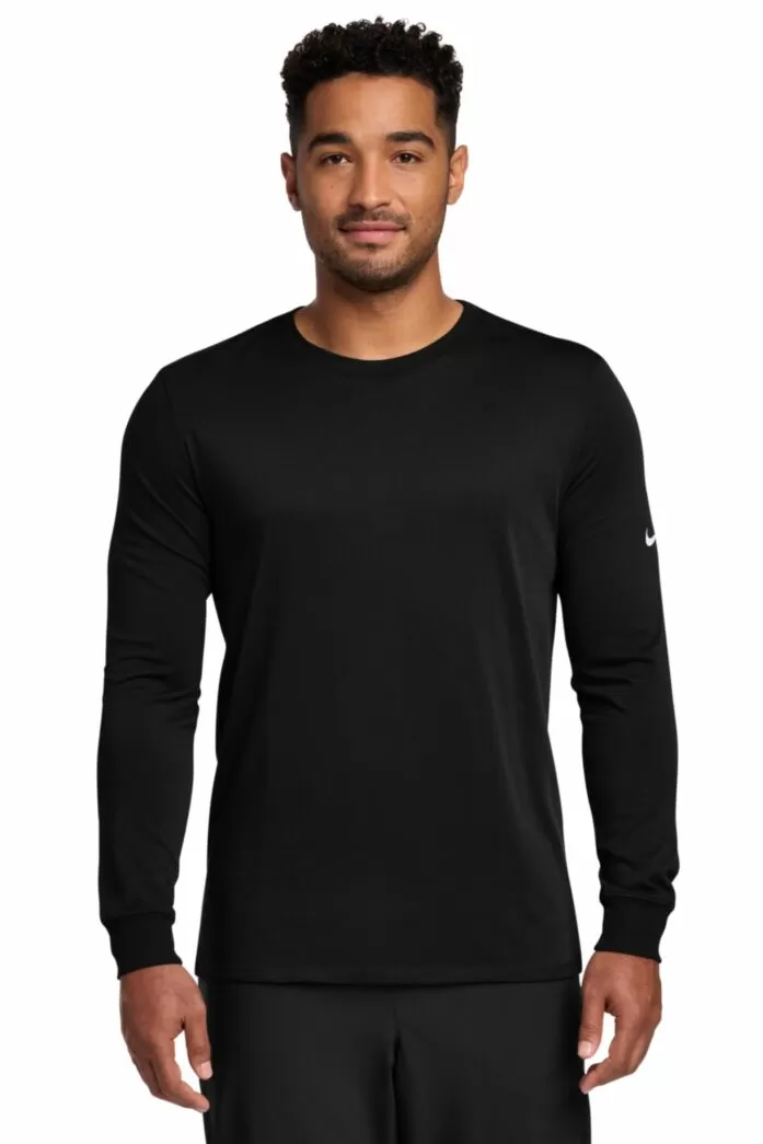 nkbq5230_modl_black_studio-